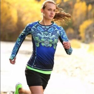 Athleta Runaway swim rash guard paisley blue long sleeve top. SzXS  Q9